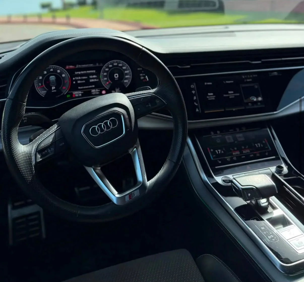 Audi Q8 S line, Foto original del vehículo 2