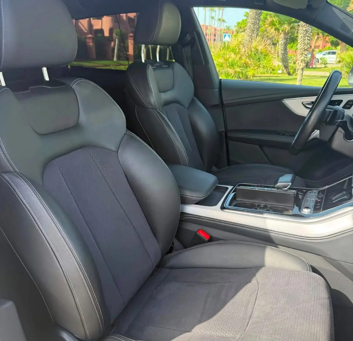 Audi Q8 S line, Foto original del vehículo 3