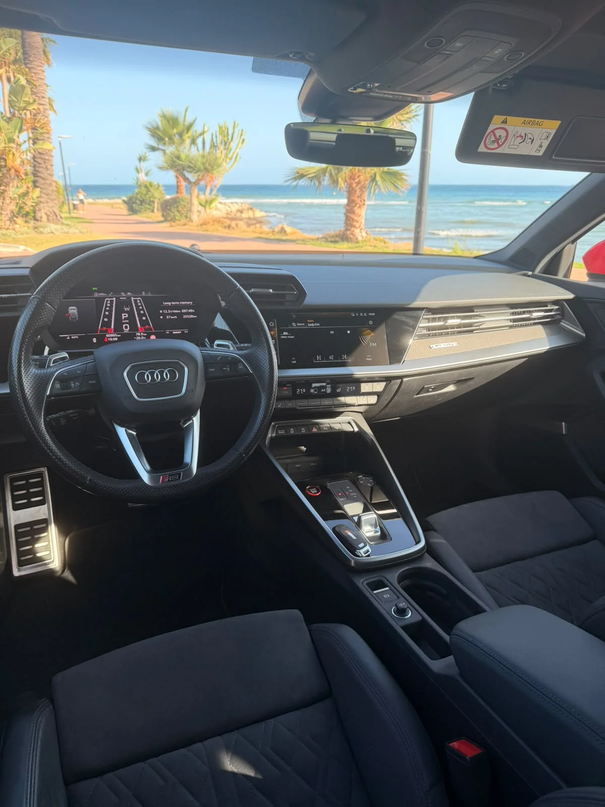 Audi RS 3, Original vehicle photo 2