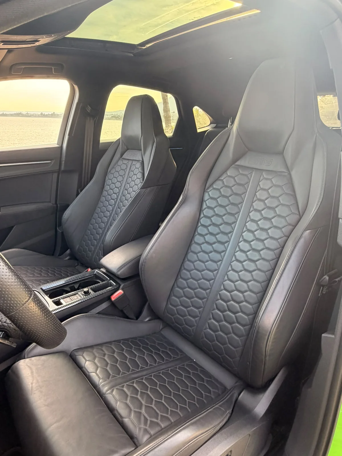 Audi RS Q3, Original vehicle photo 4