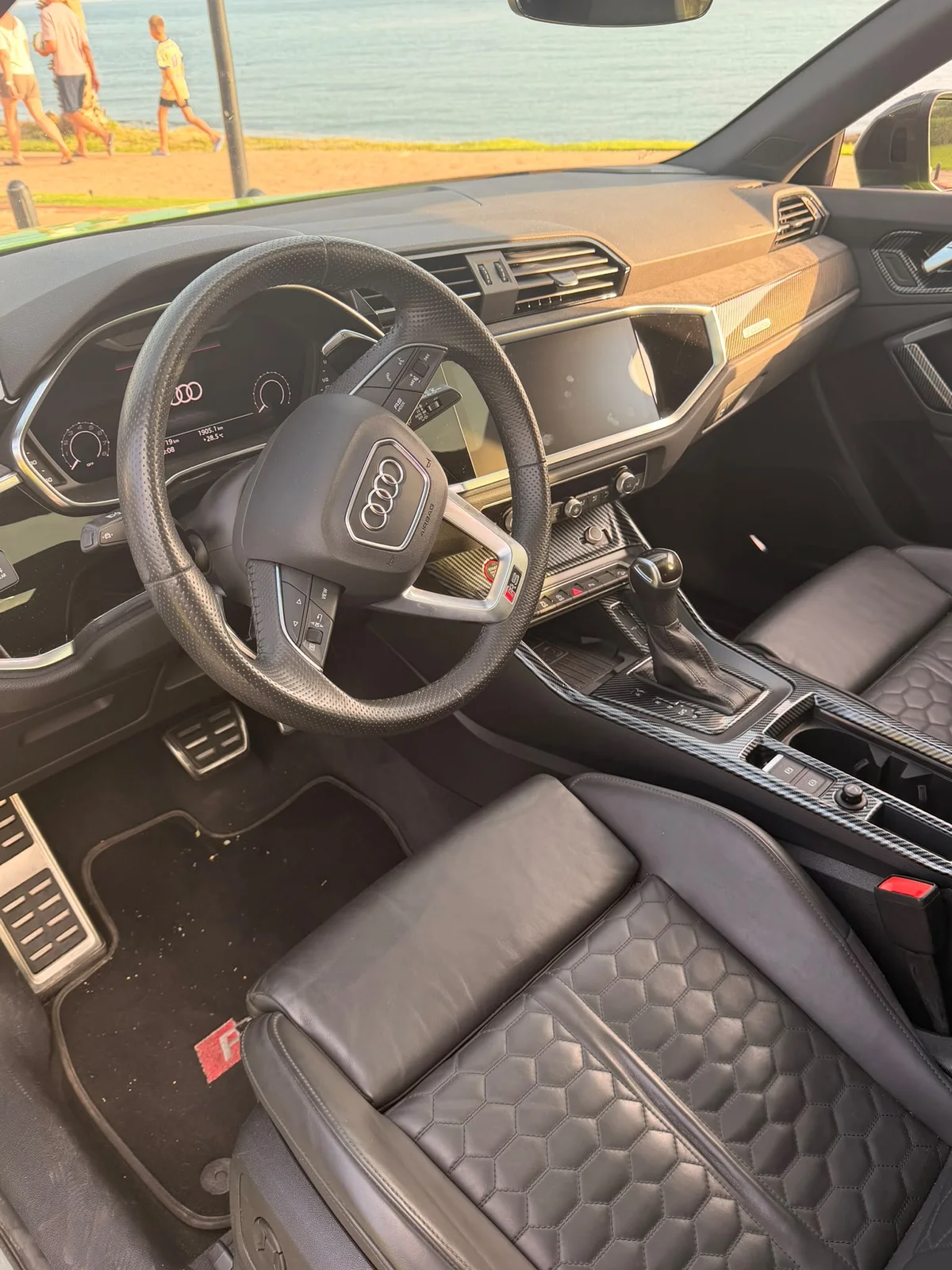 Audi RS Q3, Original vehicle photo 7