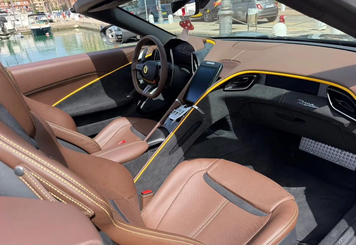 Ferrari Roma Spider, Original vehicle photo 4