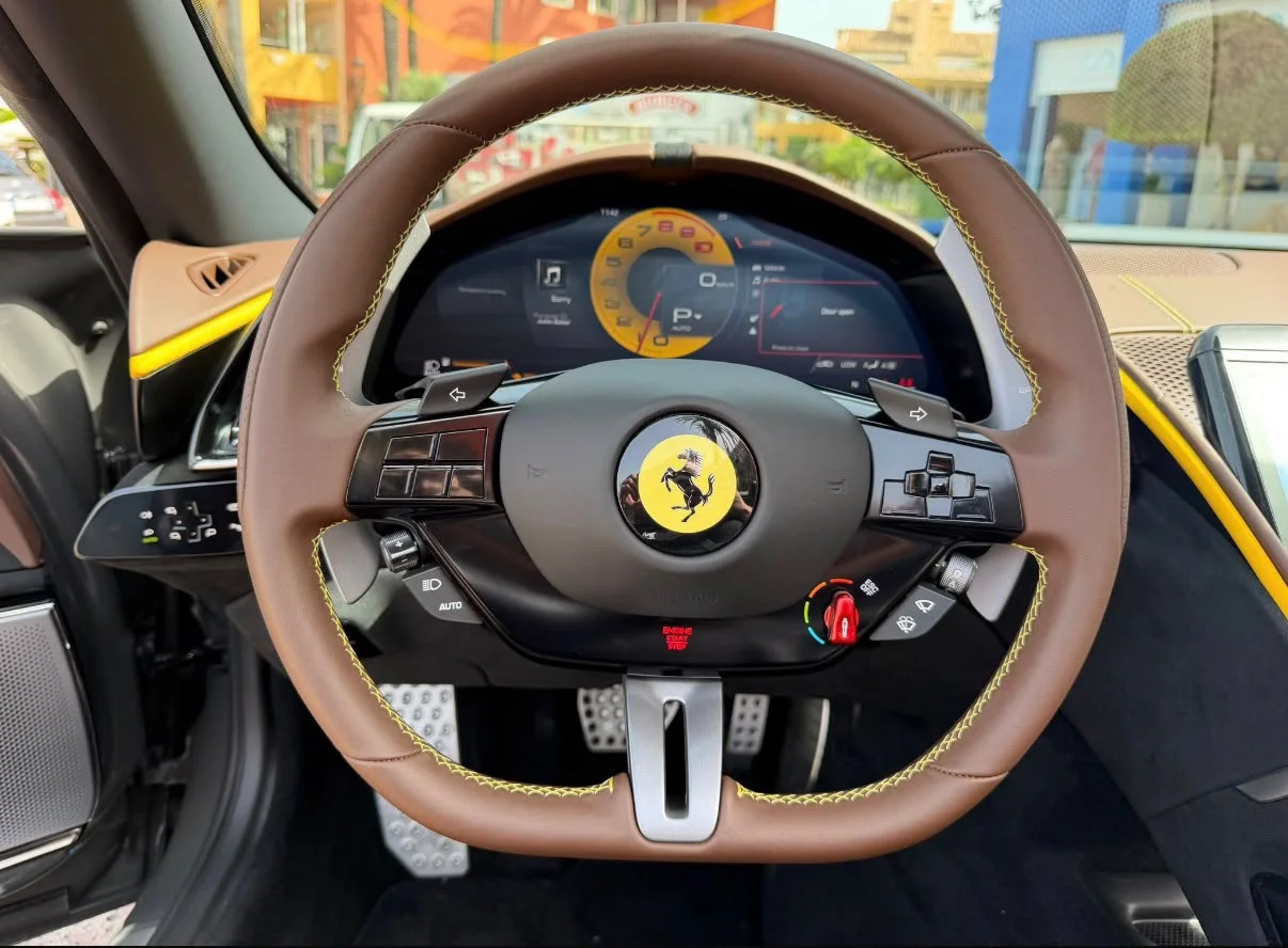 Ferrari Roma Spider, Original vehicle photo 8