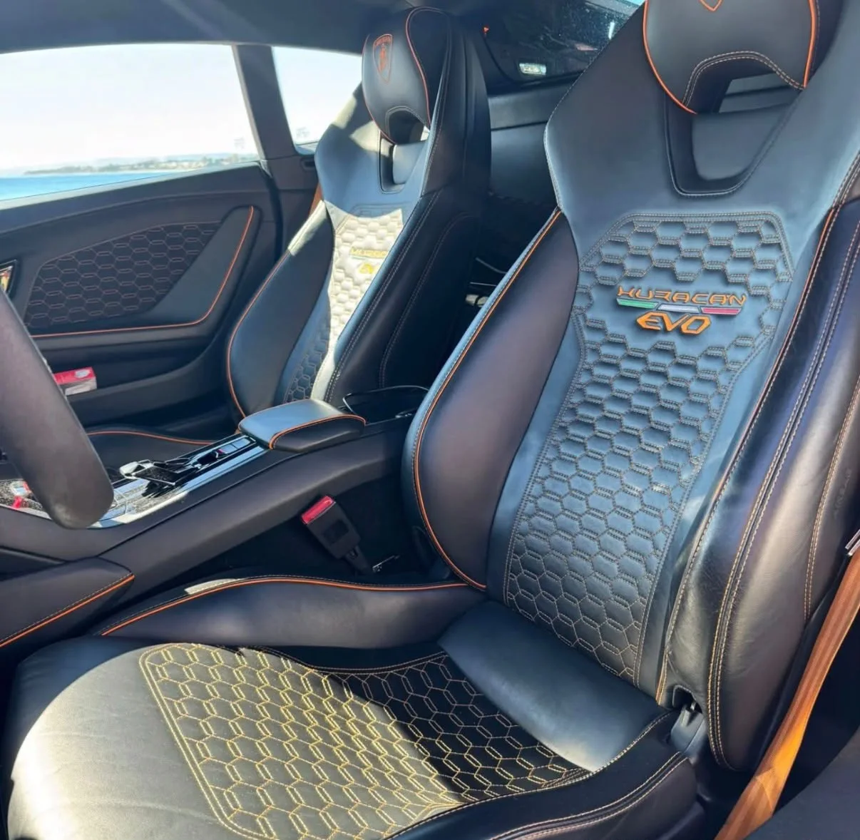 Lamborghini Huracán Evo, Original vehicle photo 2