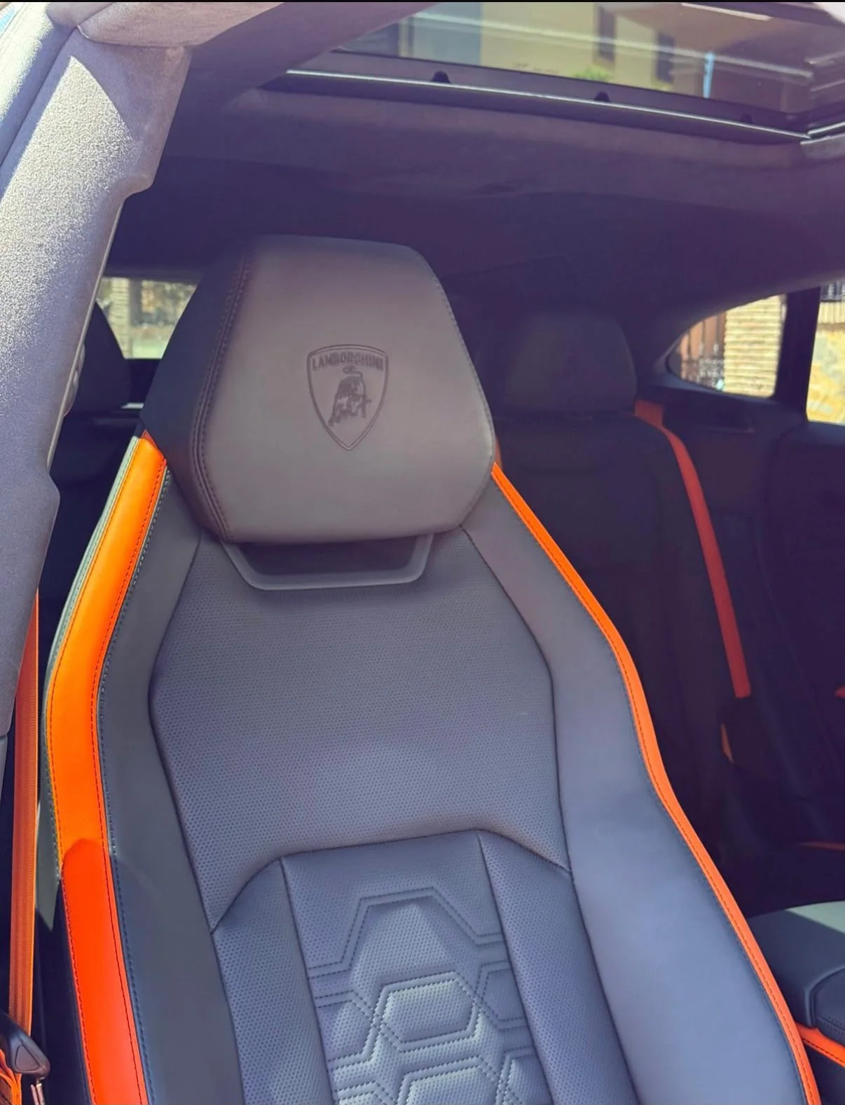 Lamborghini Urus SE, Original vehicle photo 6