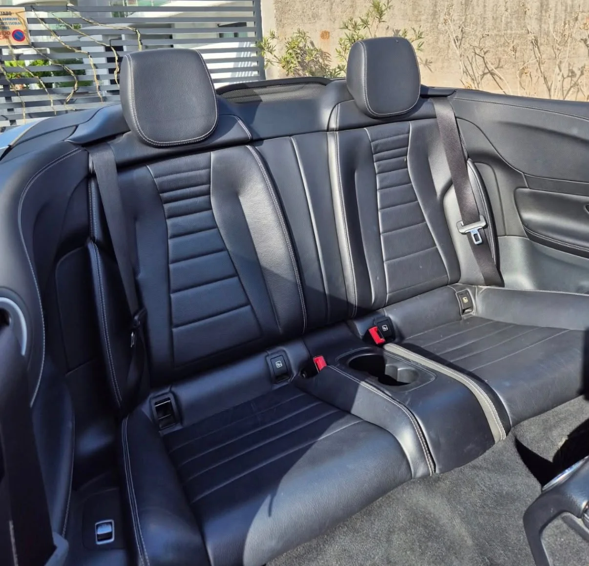 Mercedes-Benz E 220 d Cabriolet, Original vehicle photo 2