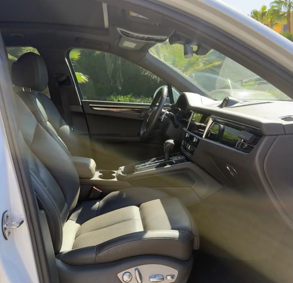 Porsche Macan, Original vehicle photo 2