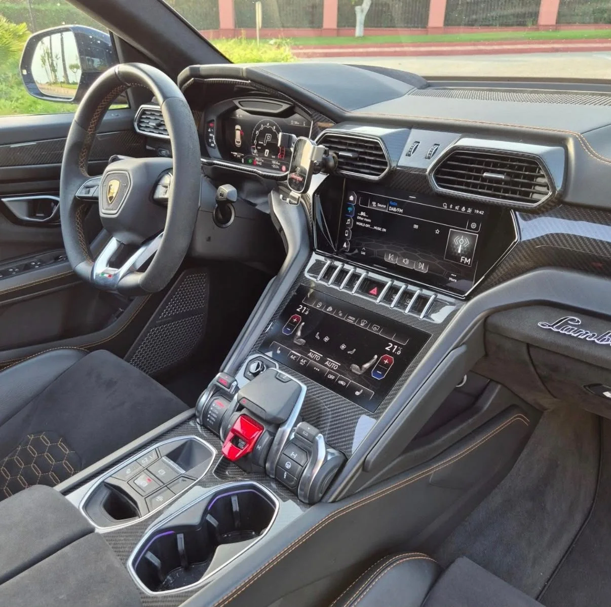Lamborghini Urus Akrapovič, Foto original del vehículo 3