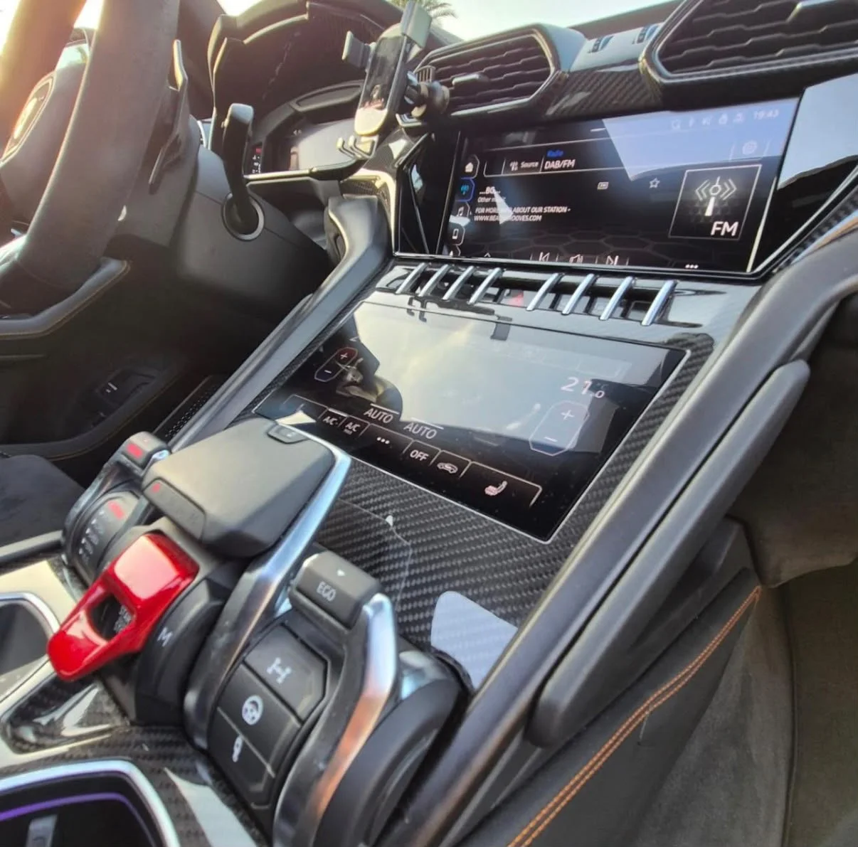 Lamborghini Urus Akrapovič, Original vehicle photo 4