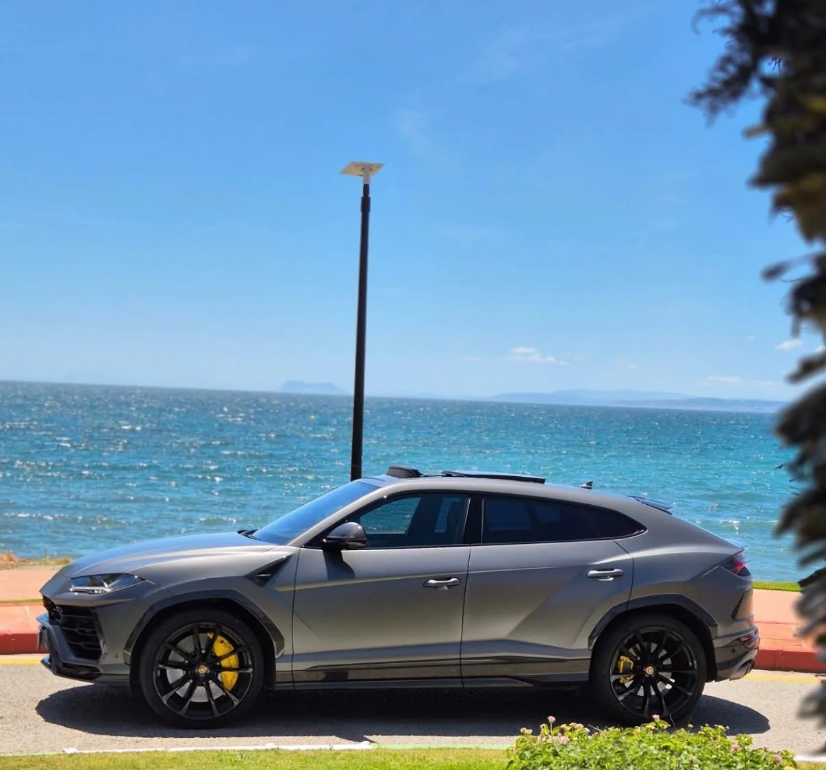 Lamborghini Urus Novitec / Akrapovič, Foto original del vehículo 1