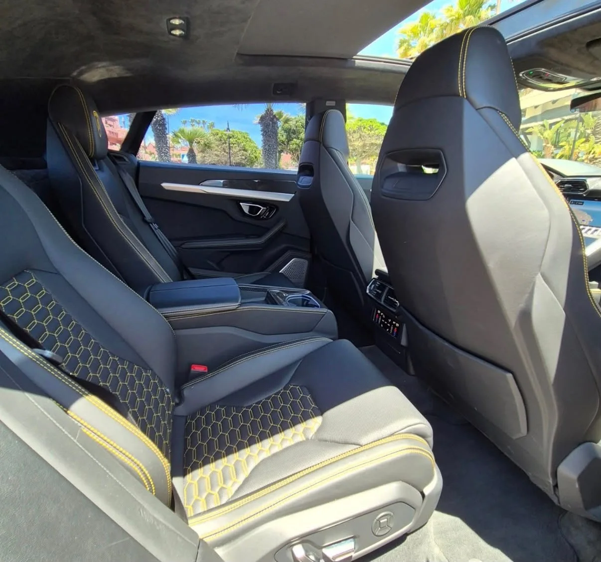 Lamborghini Urus Novitec / Akrapovič, Foto original del vehículo 4