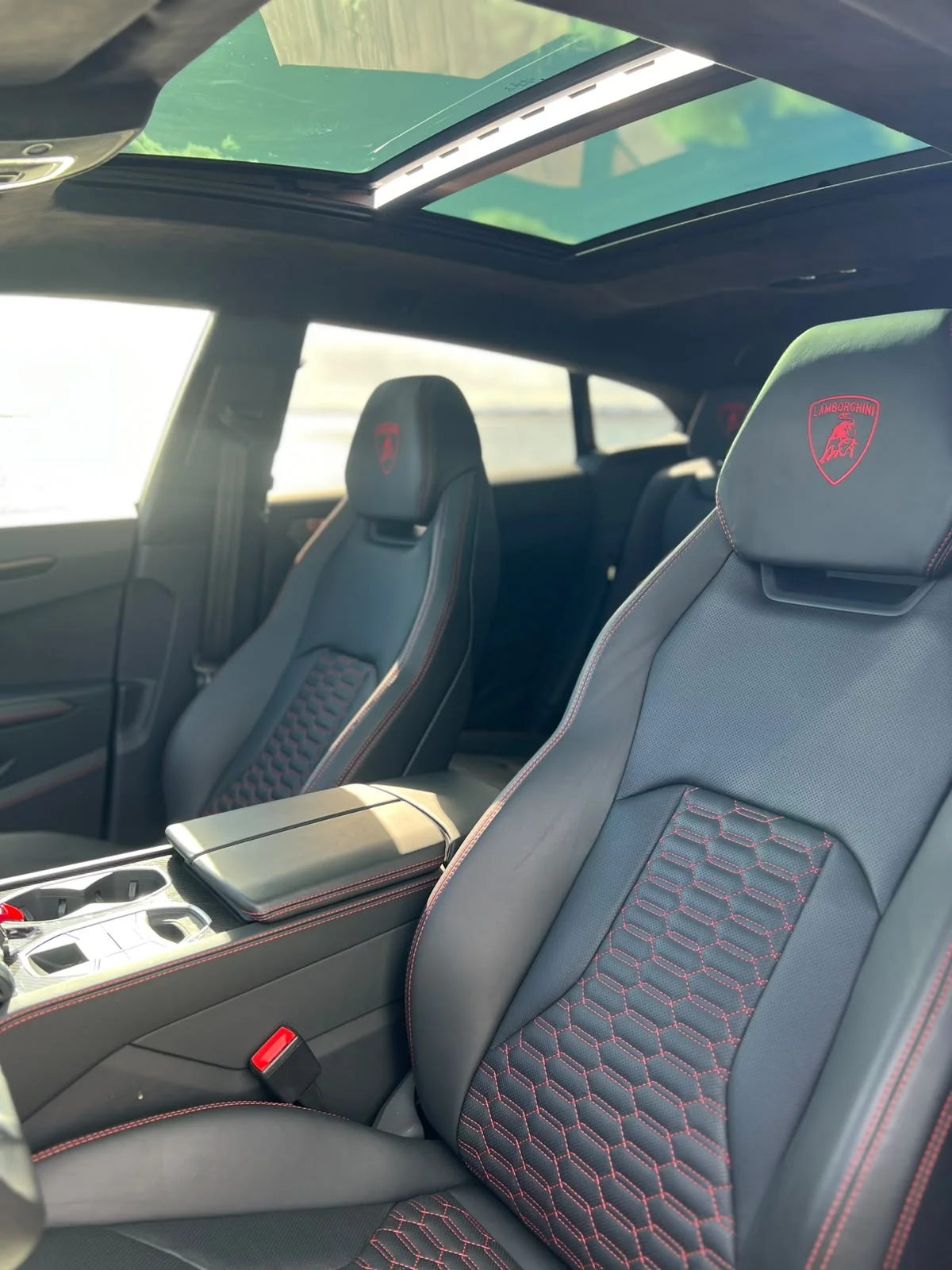 Lamborghini Urus, Original vehicle photo 3