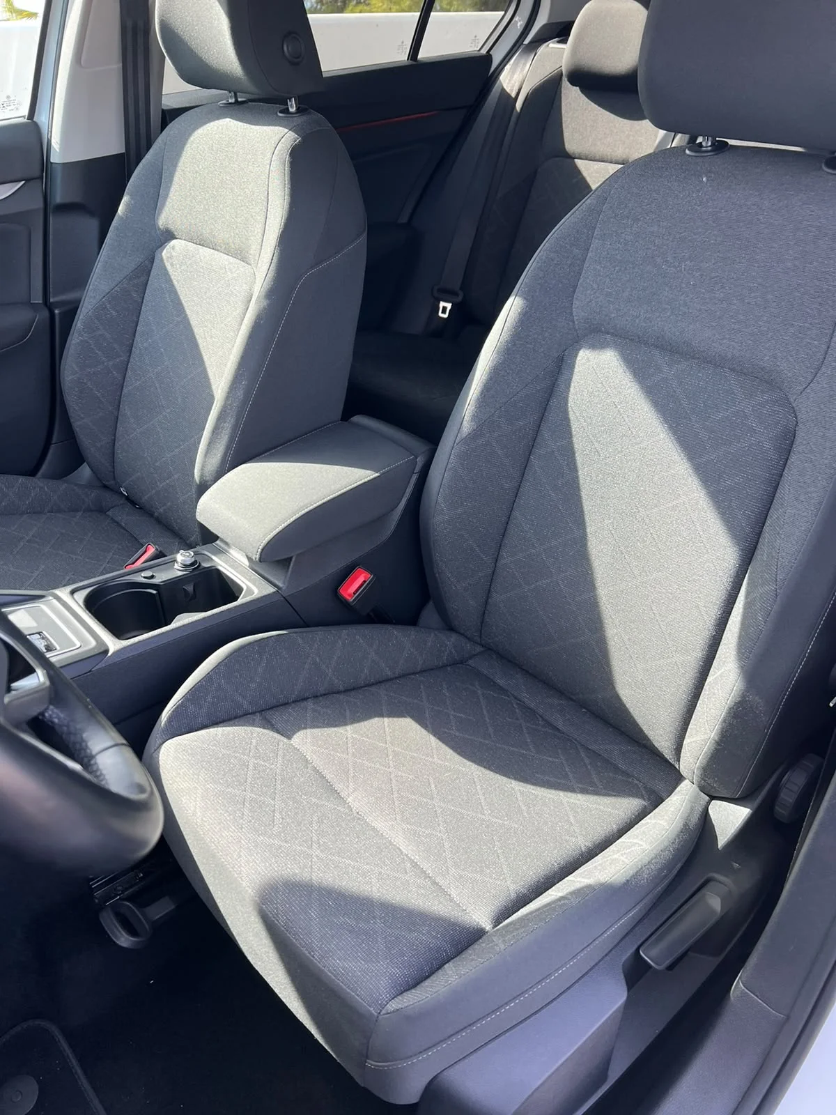 Volkswagen Golf 8, Foto original del vehículo 2