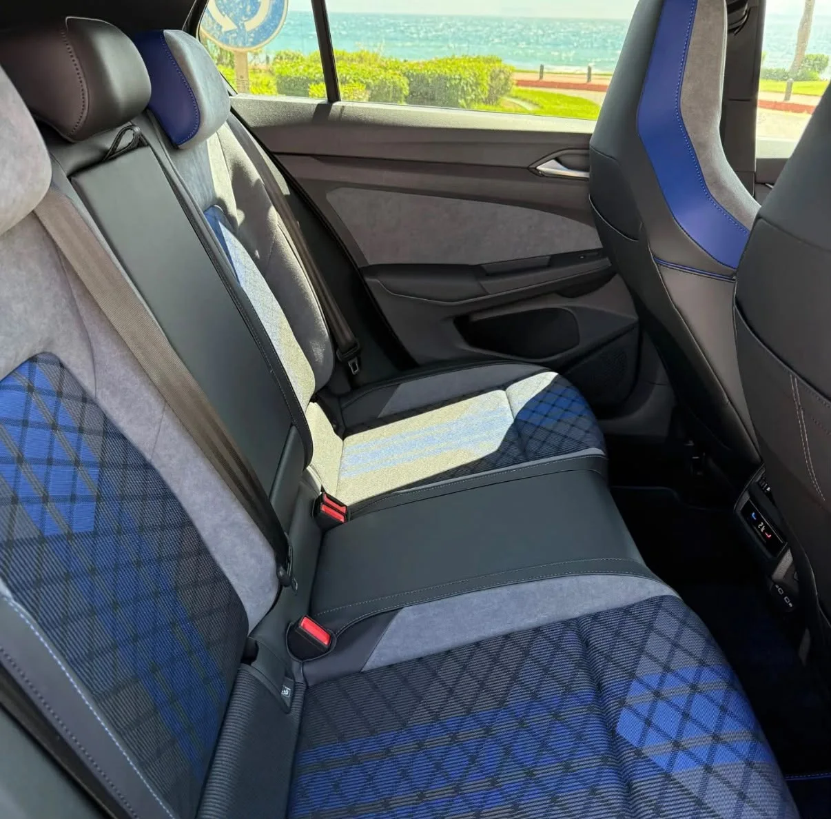 Volkswagen Golf R, Originalfoto des Fahrzeugs 3
