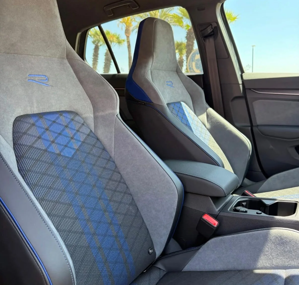 Volkswagen Golf R, Originalfoto des Fahrzeugs 4