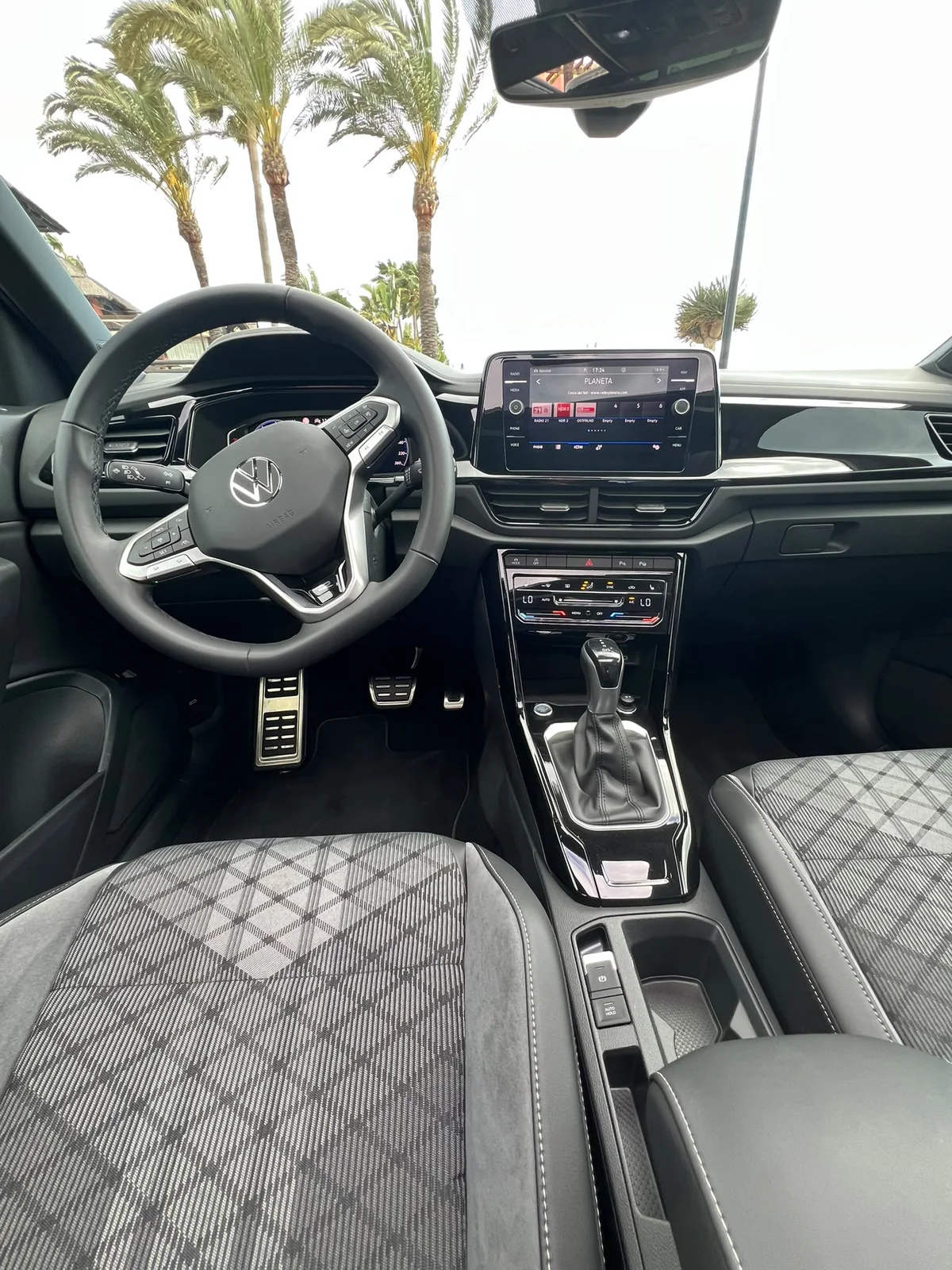 Volkswagen T-Roc R-Line, Foto original del vehículo 2