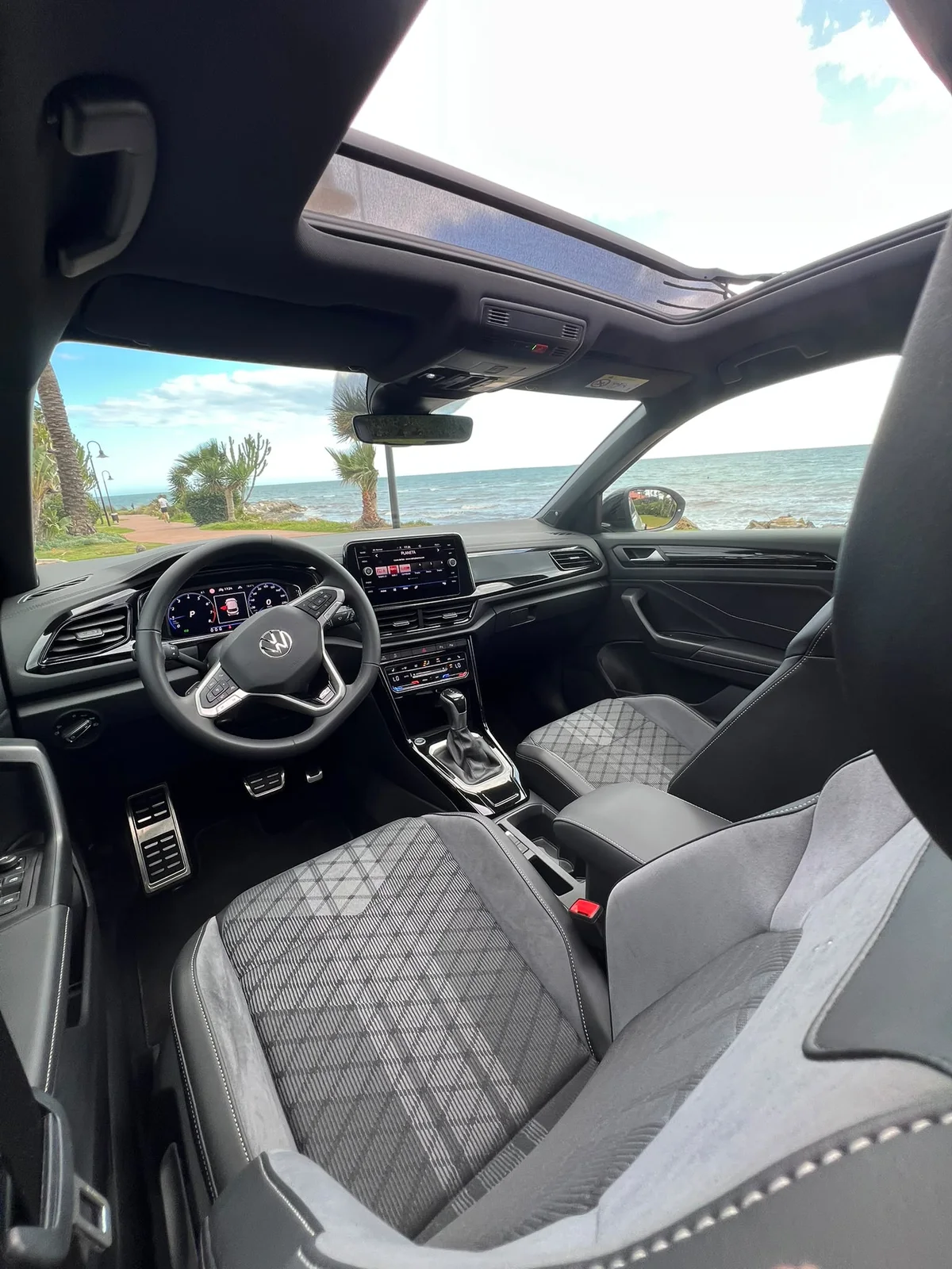 Volkswagen T-Roc R-Line, Foto original del vehículo 5